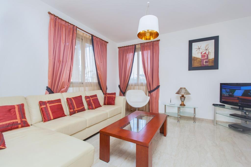 Saraliana Sandy - Heated Pool - Jacuzzi - Private Area