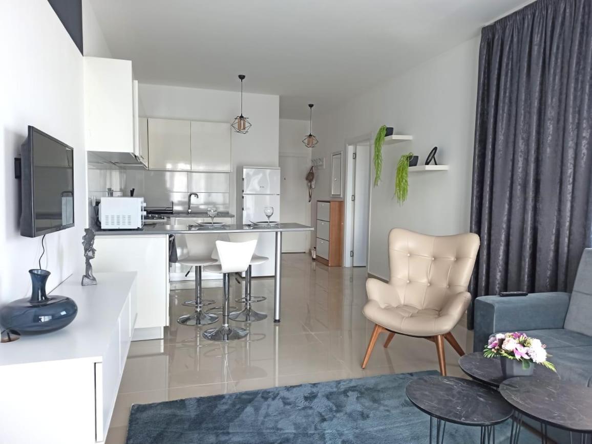 Caesar Flavius: Smart In Northern Cyprus Apartment