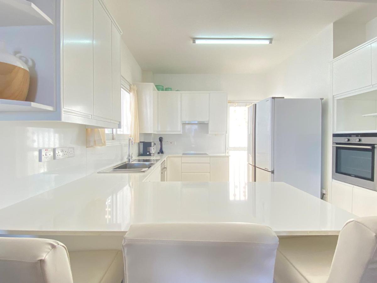 Phaedrus Living: Seaside Luxury Anafi Villa