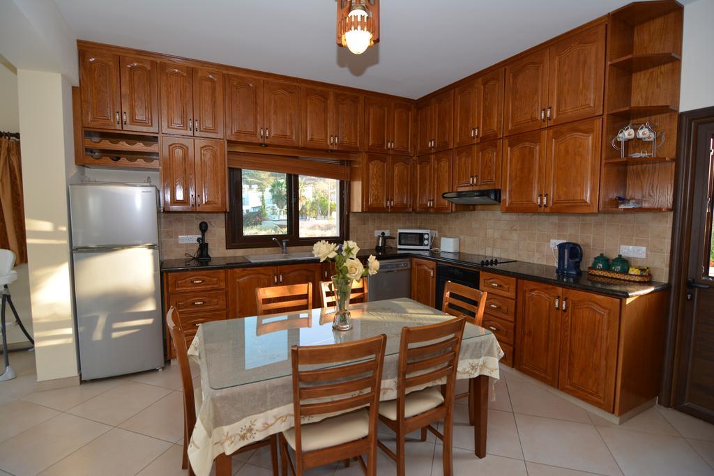 Kalli Villa Pomos