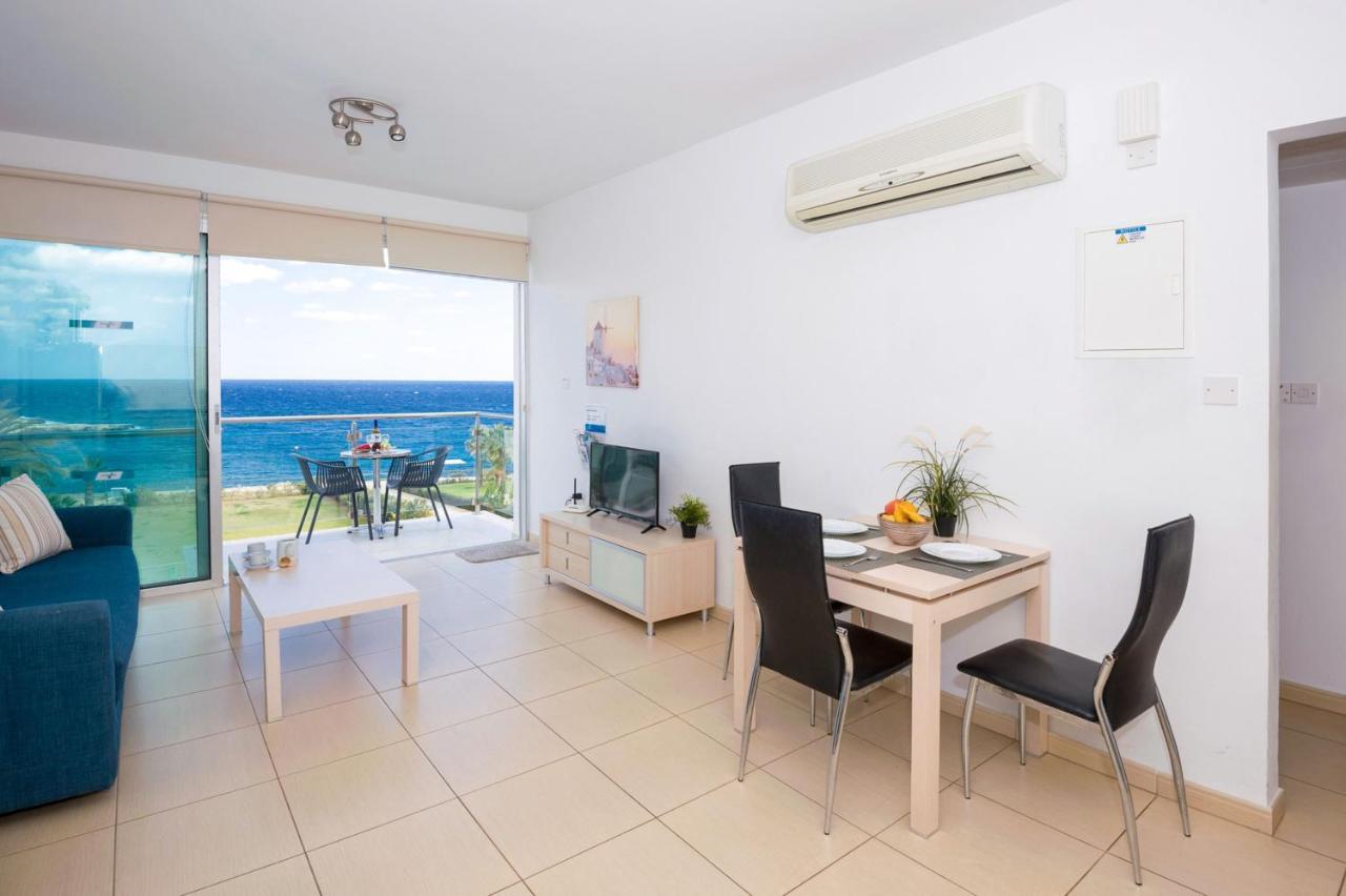 Gabriela - Coralli Beachfront Holiday home