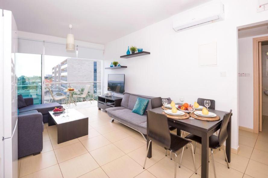 Laila - Coralli Beachfront *