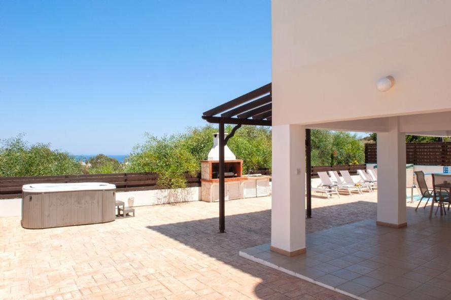 Ourania * Protaras
