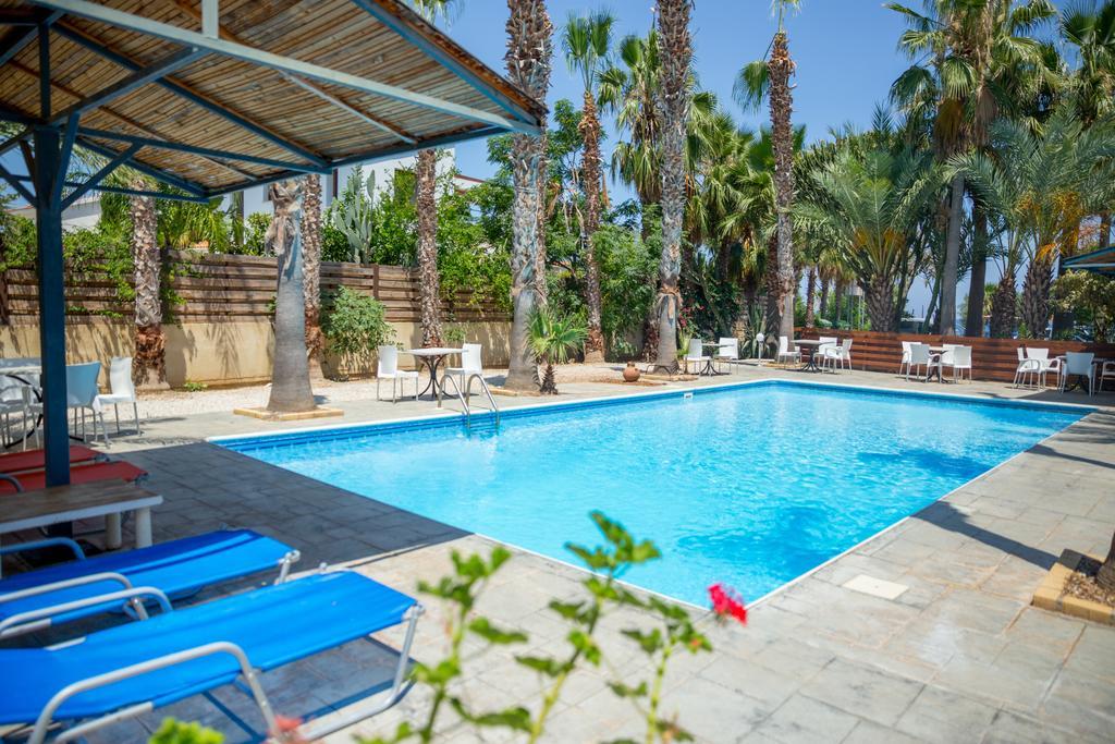 Periyiali Aparthotel 2*