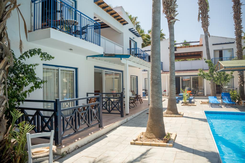 Aparthotel Periyiali 2*