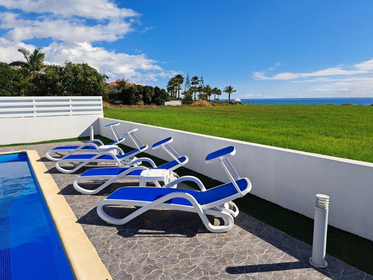 Waves Villa Mazotos