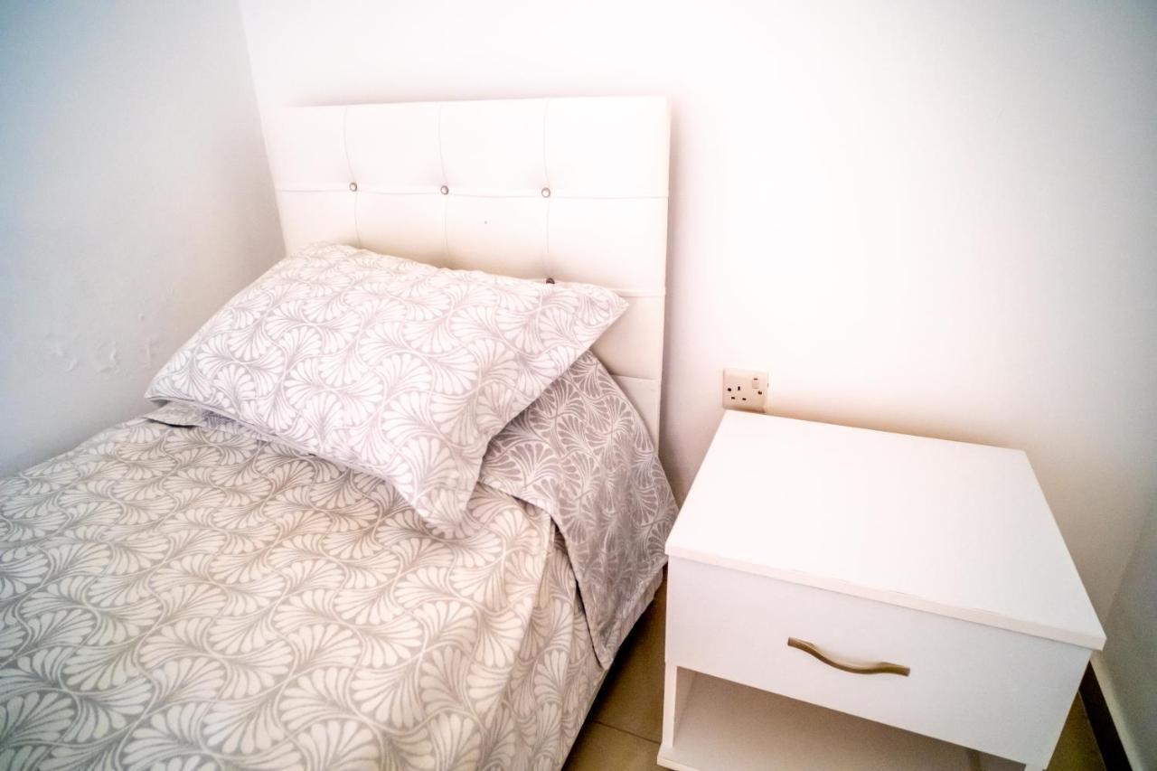 Spacious Three-bedroom With Sea View A3 *