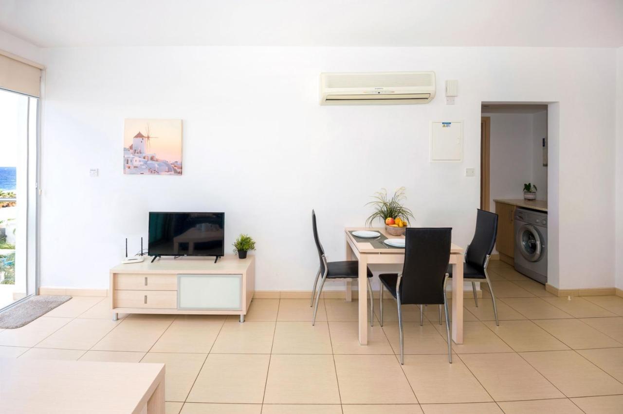 Gabriela - Coralli Beachfront