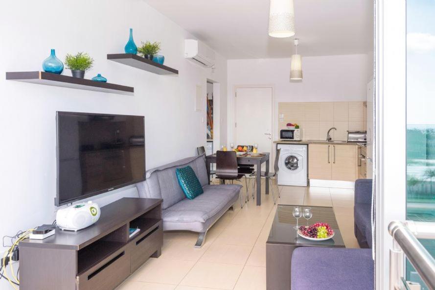 Laila - Coralli Beachfront Holiday home