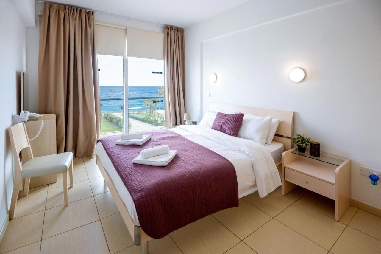Gabriela - Coralli Beachfront Holiday home