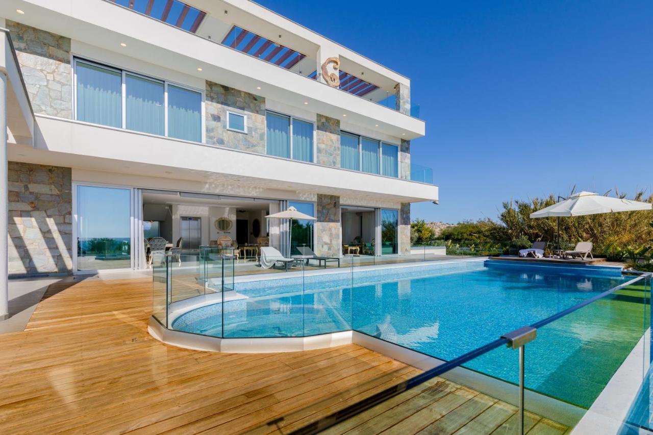 Palace Of Mediterranean Beachfront *