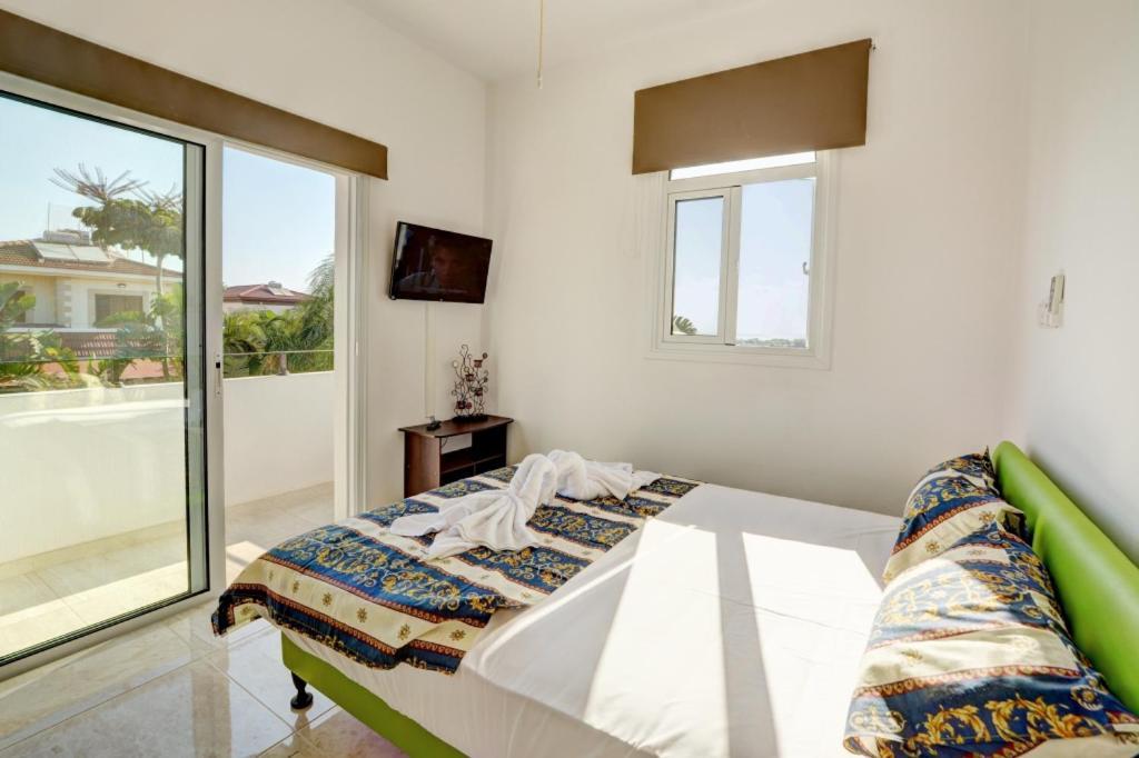 Vakantiehuis Mario - 2min Walk From Kapparis *