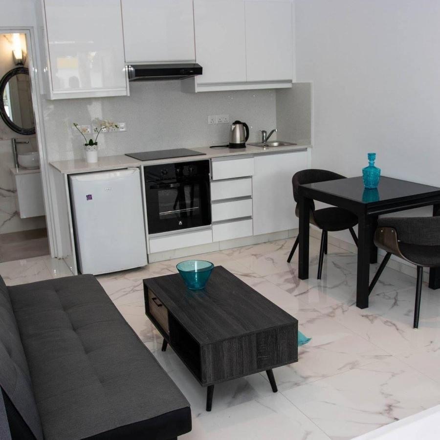 Appartement Nissi49 *