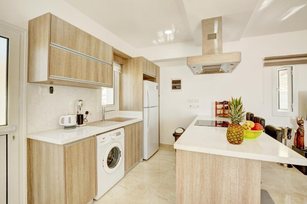 Mario - 2min Walk From Kapparis Holiday home *