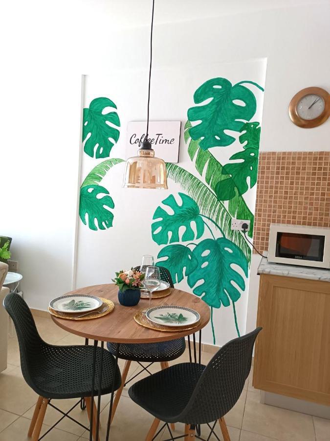 Caesar Cassius: Beachfront Smart In Northern Cyprus Apartment *