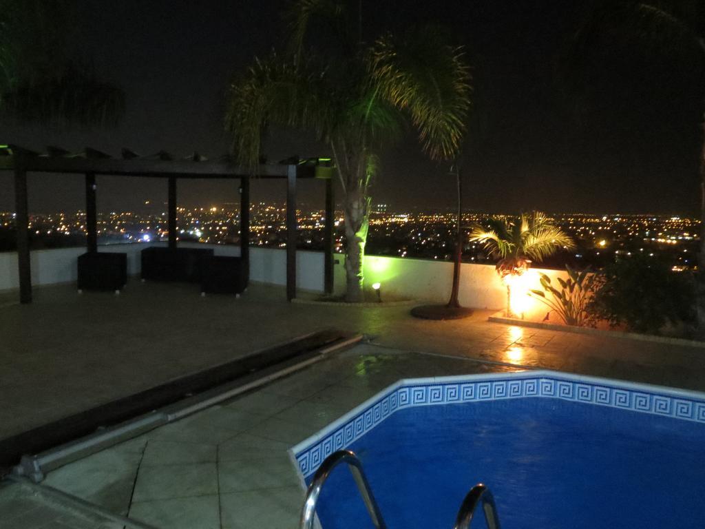 City Views - Only For Couples Apartment Limassol