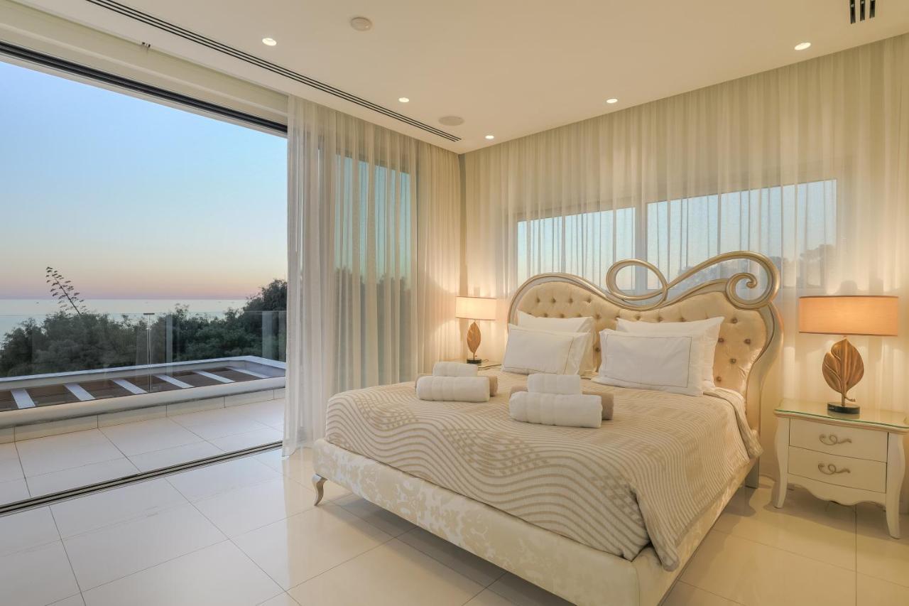 Villa Palace Of Mediterranean Beachfront