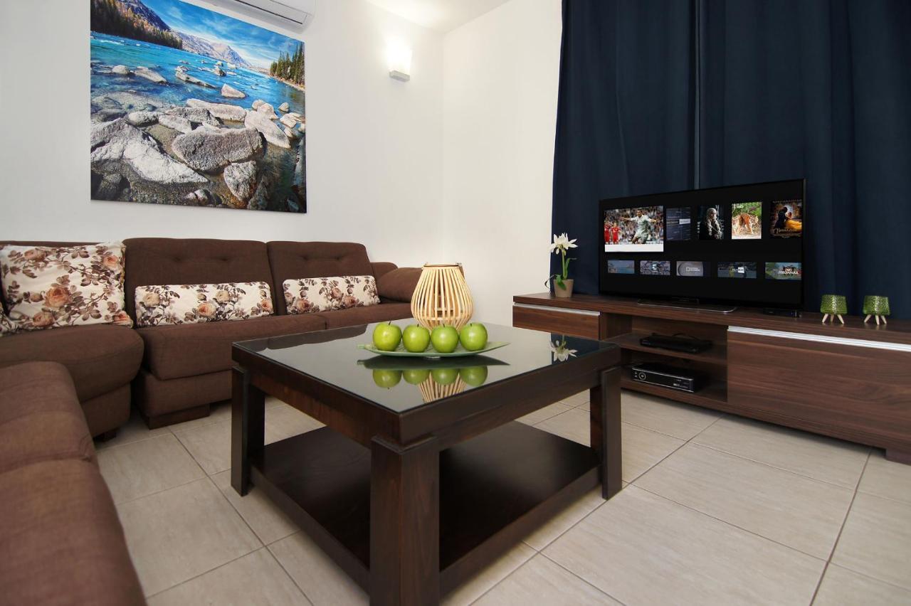 Villa Ingrid Villa *
