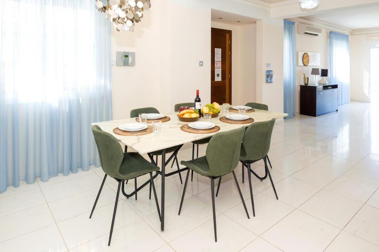 Villa Oceania - Beachfront Paralimni