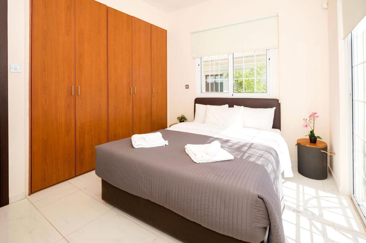 Oceania - Beachfront Villa