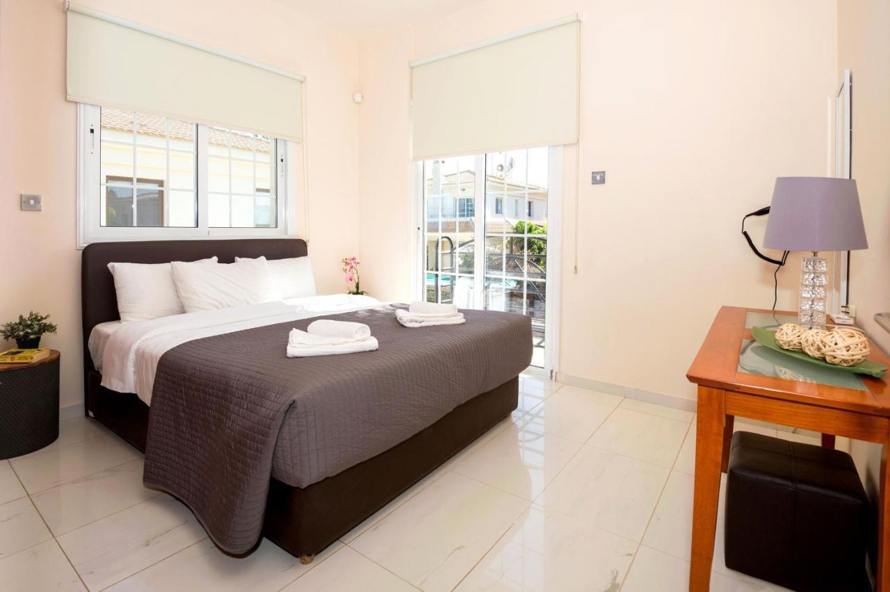 Oceania - Beachfront Villa