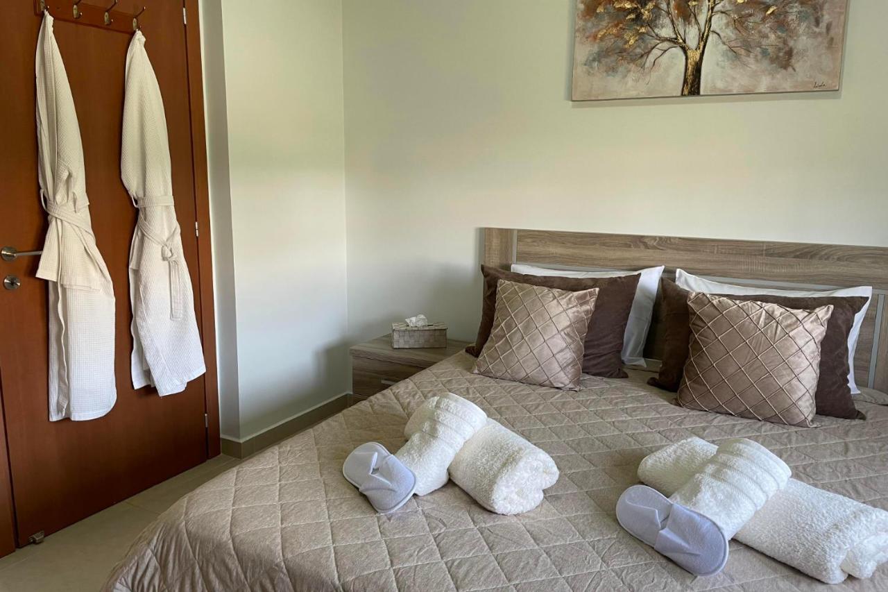 Eleona's Royal Gardens By Yiota - Luxury 2 Bed In Exclusive Complex Apartment Peyia