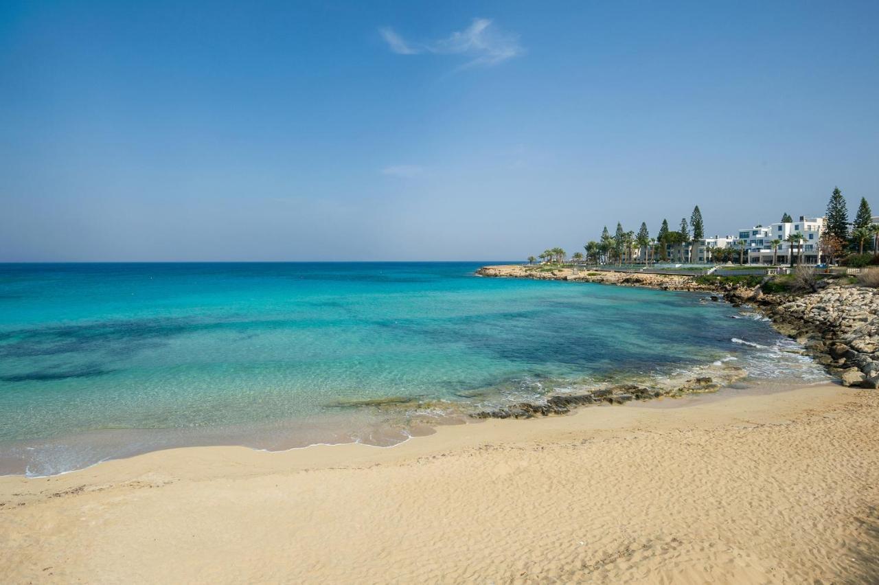 Emily * Protaras