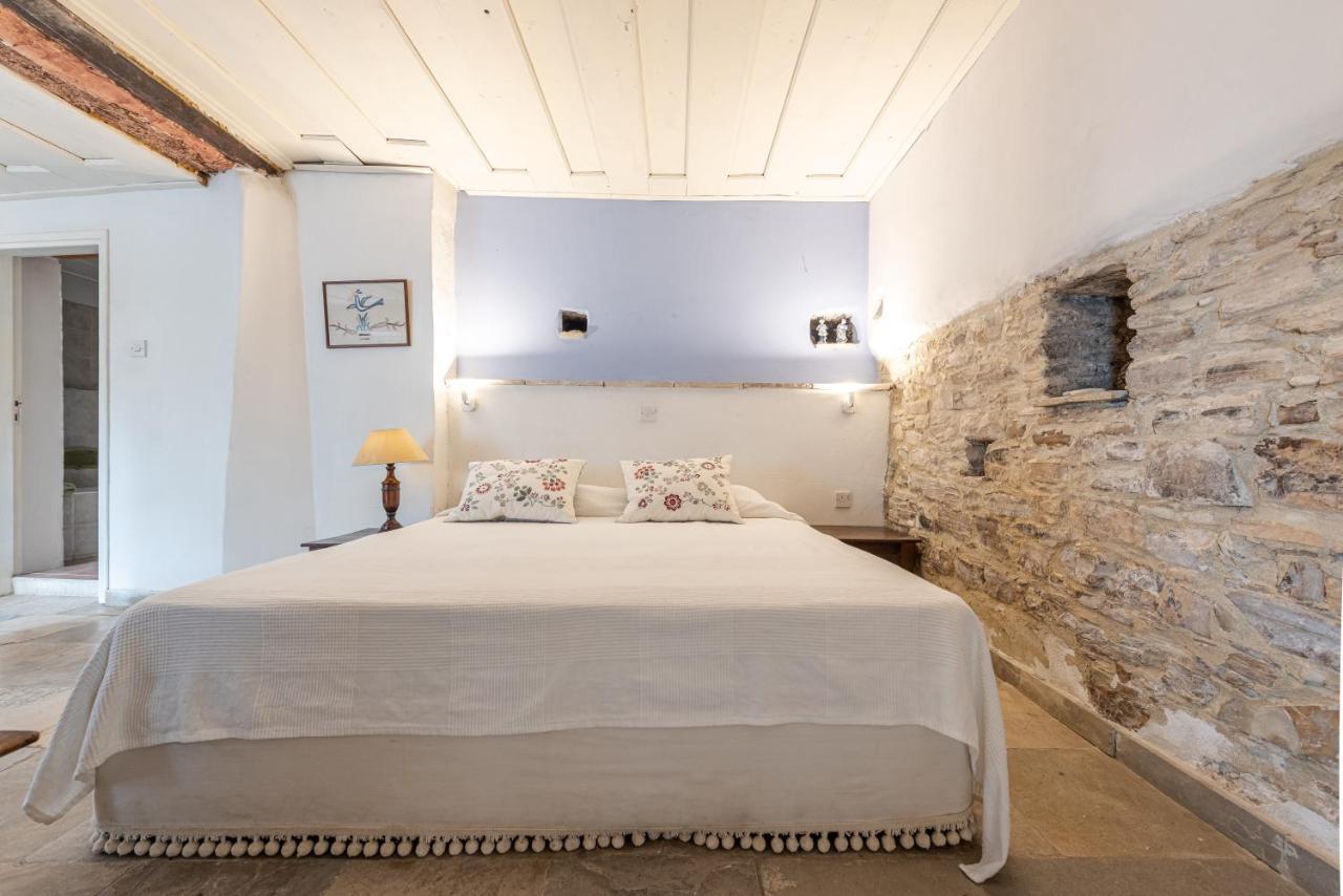 Square - With Pool 3 Minutes Walk Country house *