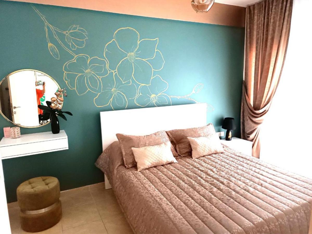 Caesar Cassius: Beachfront Smart In Northern Cyprus Trikomo