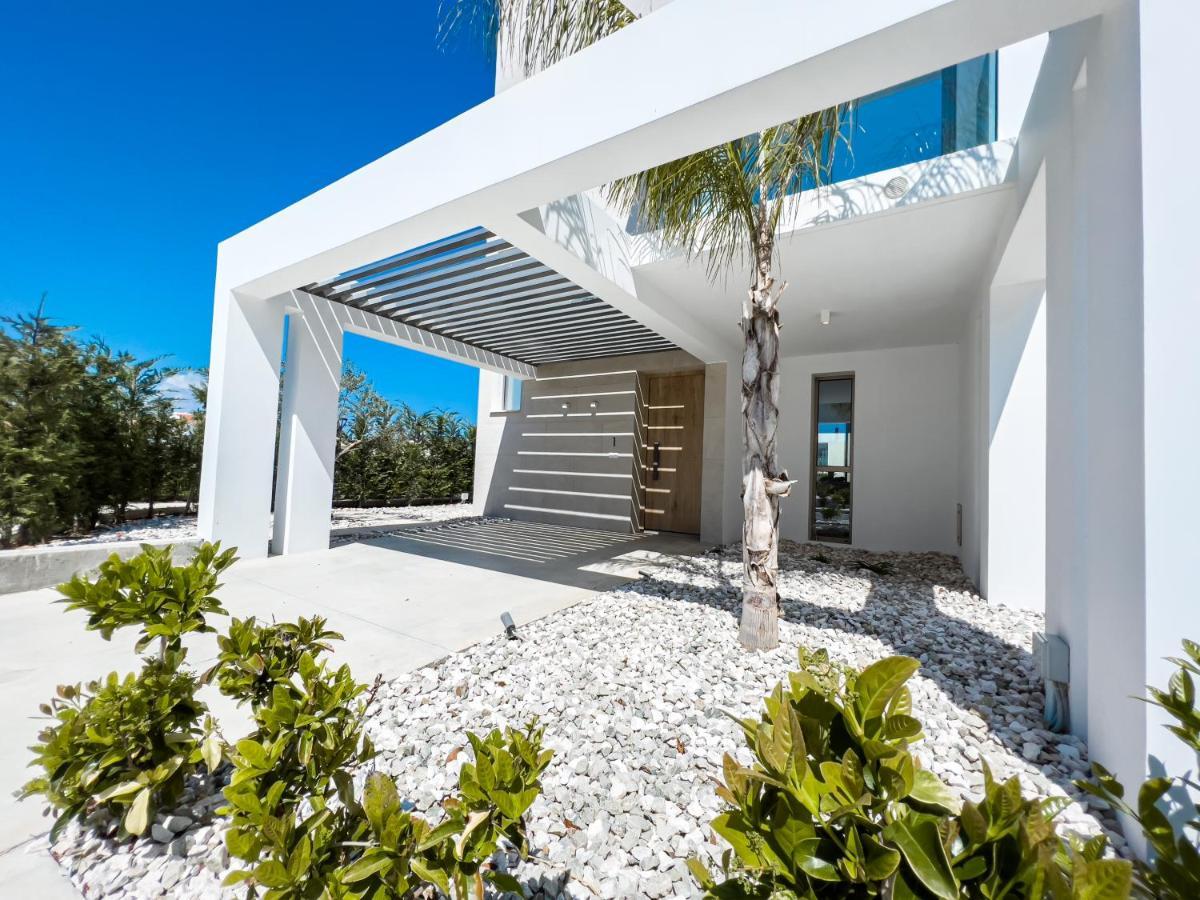 Villa Azure By Marc *