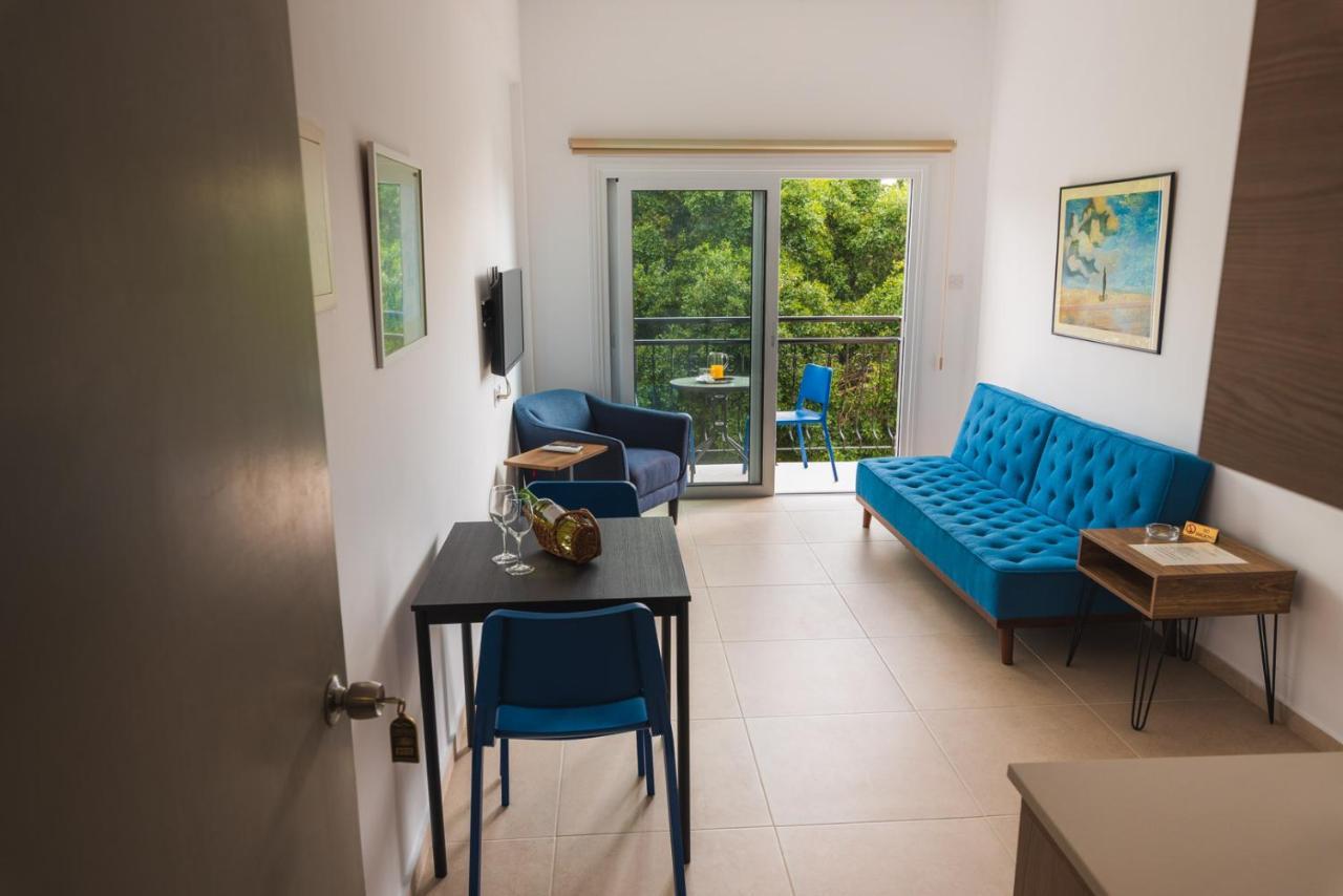 Chrielka Aparthotel