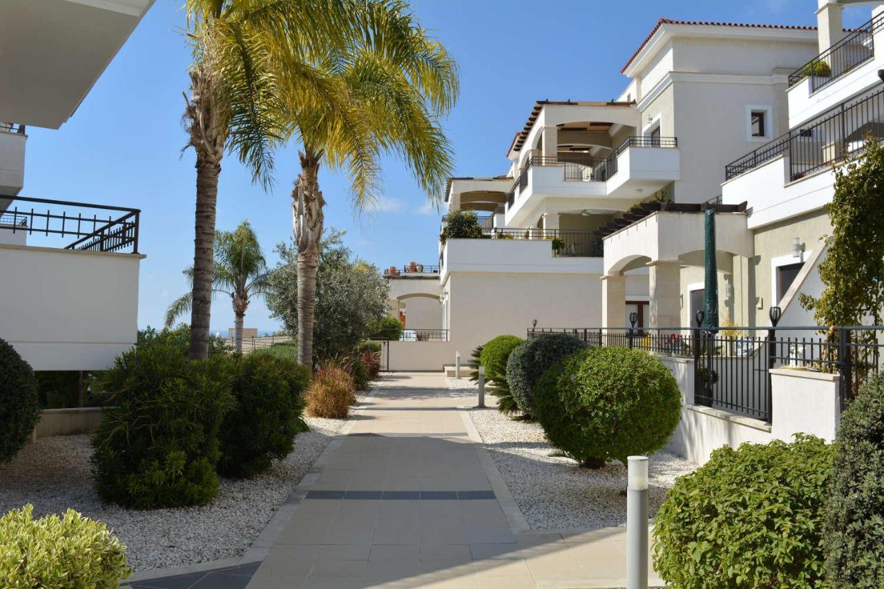 Eleona's Royal Gardens By Yiota - Luxury 2 Bed In Exclusive Complex Apartment *