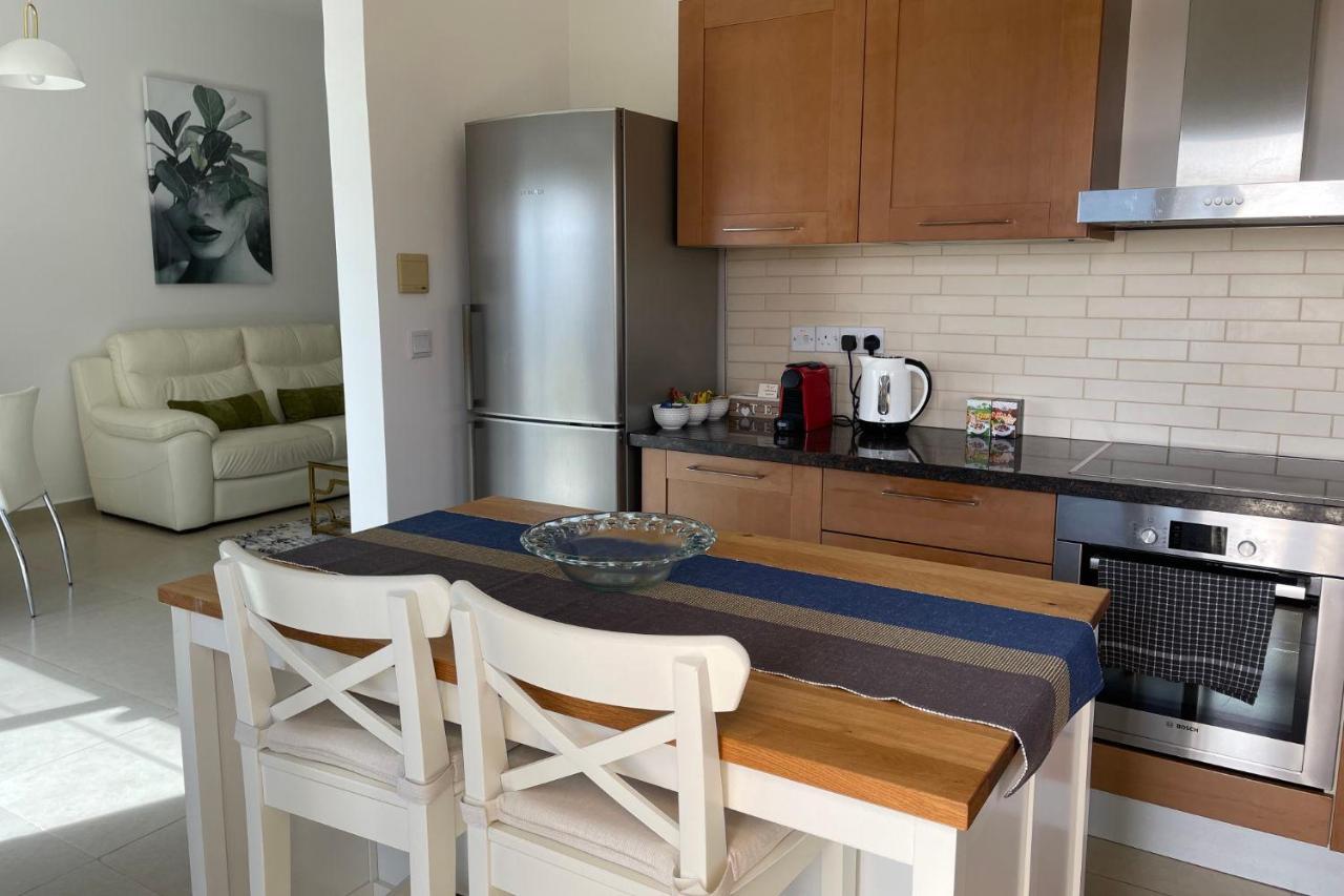Apartment Eleona's Royal Gardens By Yiota - Luxury 2 Bed In Exclusive Complex *