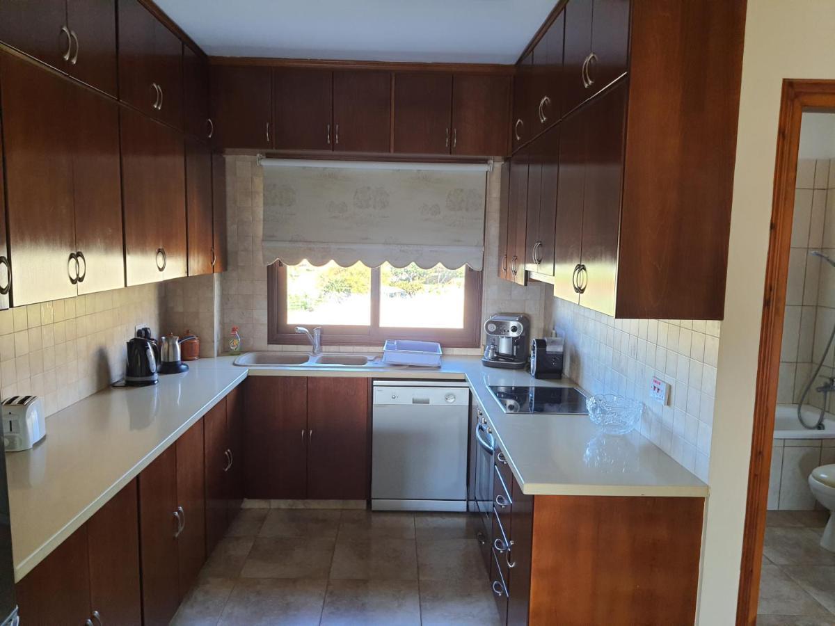 Joanna Sunset Apts Apartamento Pomos