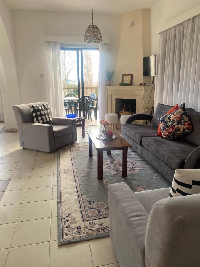 Nysa8 * Paphos