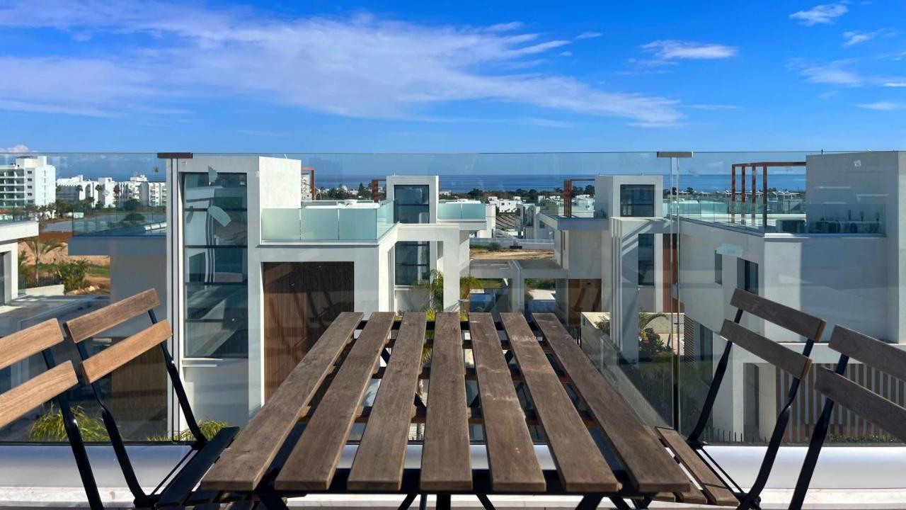 By The Bay Villa,3 Br/pool Villa *