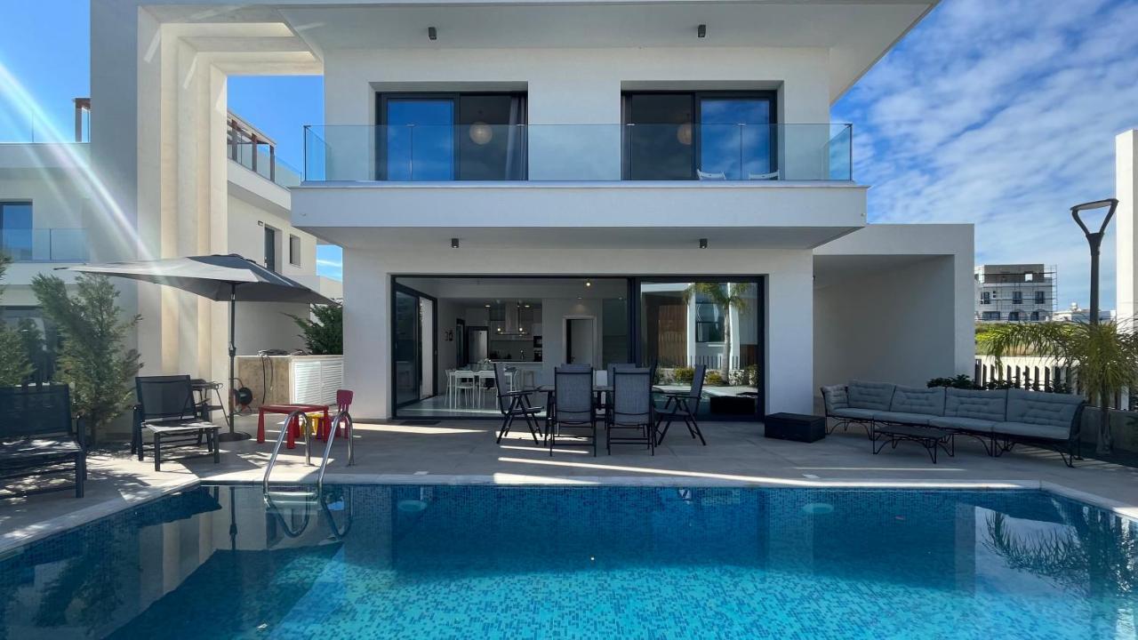 By The Bay Villa,3 Br/pool * Protaras