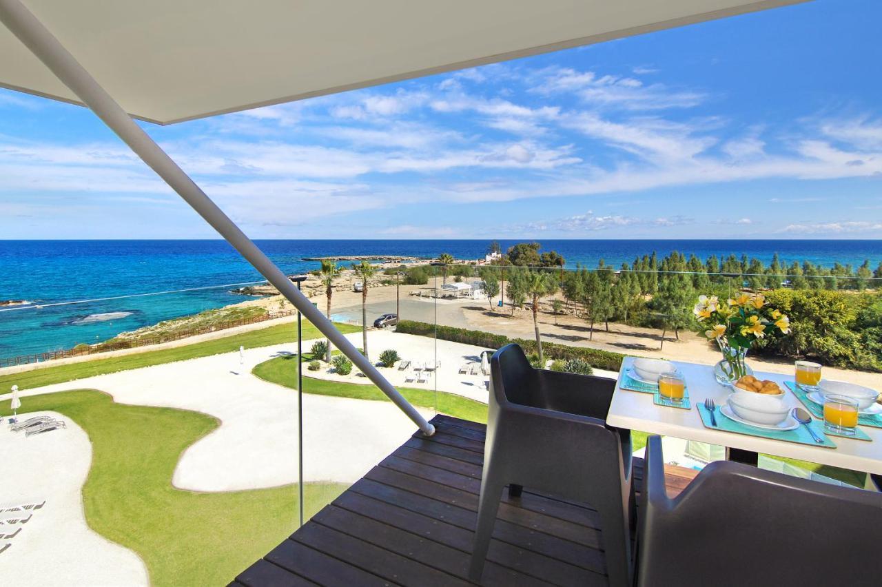 Josephine - Beachfront Apartment *