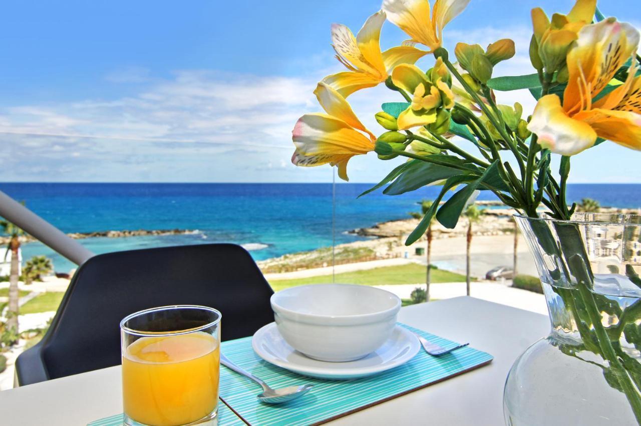 Josephine - Beachfront Apartment