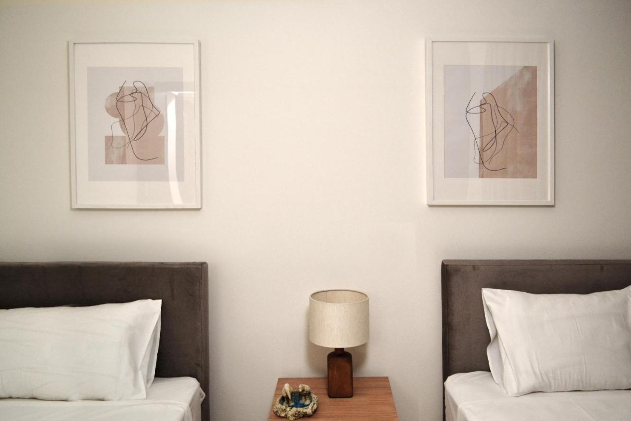 Pebble Apartment *