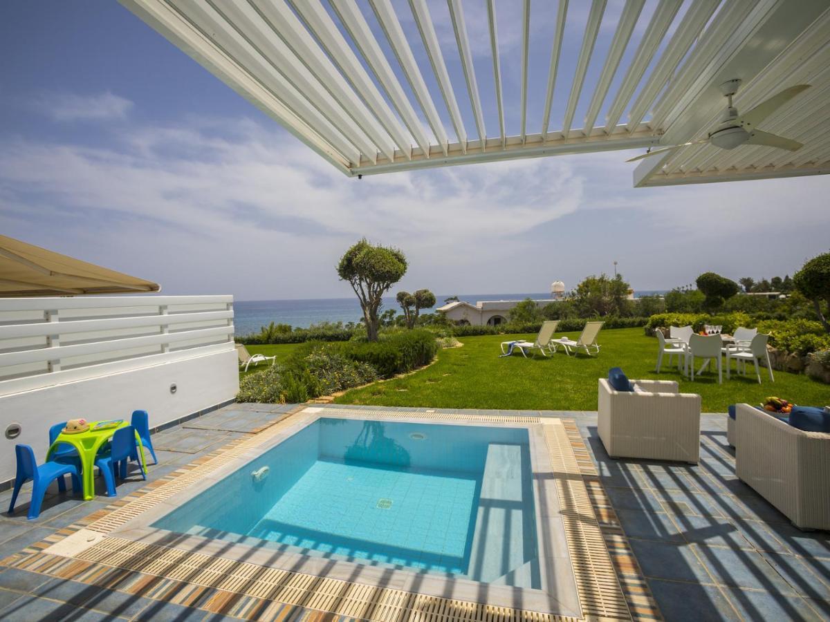 Villa Seafront Sirina Pearl *