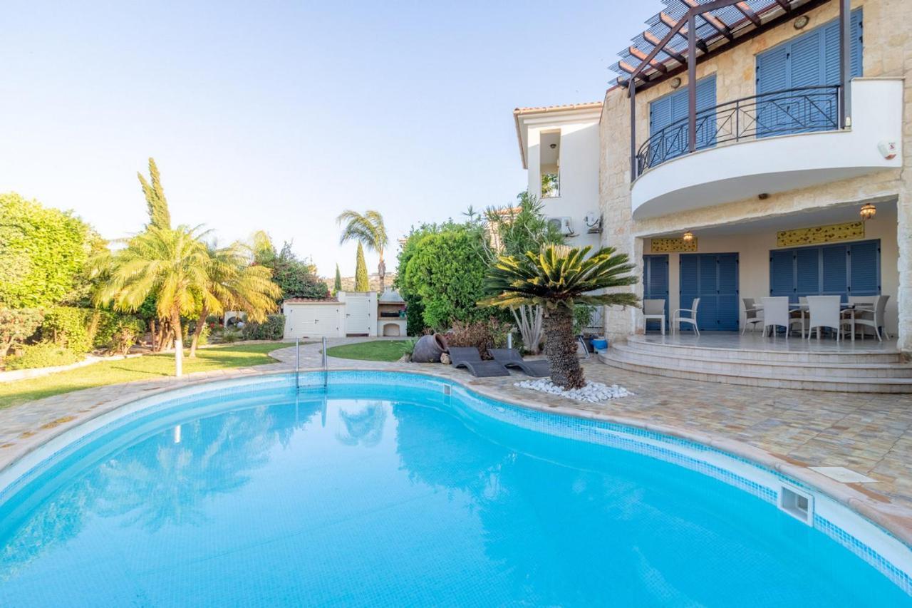 Villa Rafaella In Latchi With Private Garden *