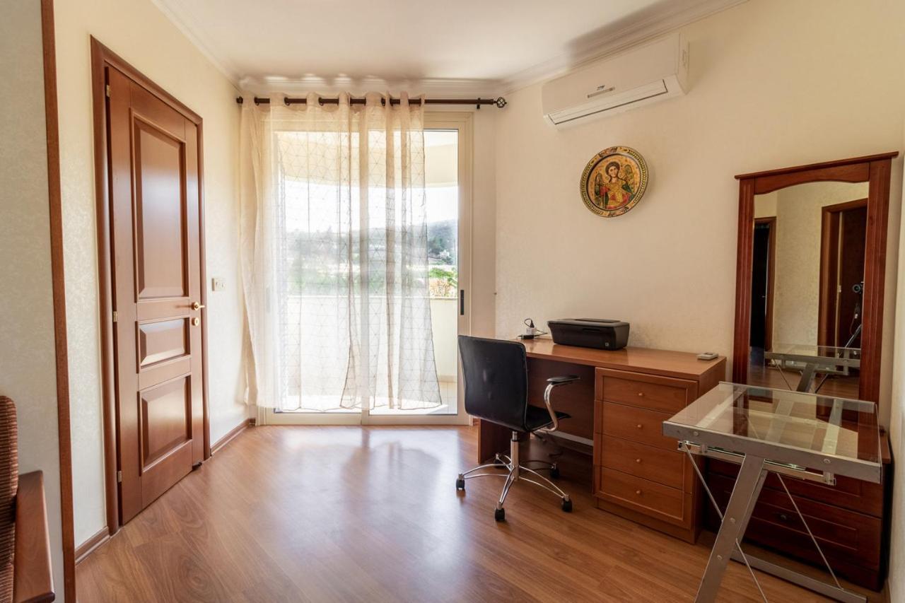 Villa Rafaella In Latchi With Private Garden *