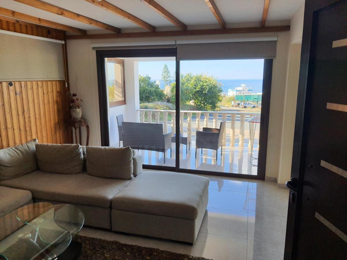 Joanna Sunset Apts Pomos