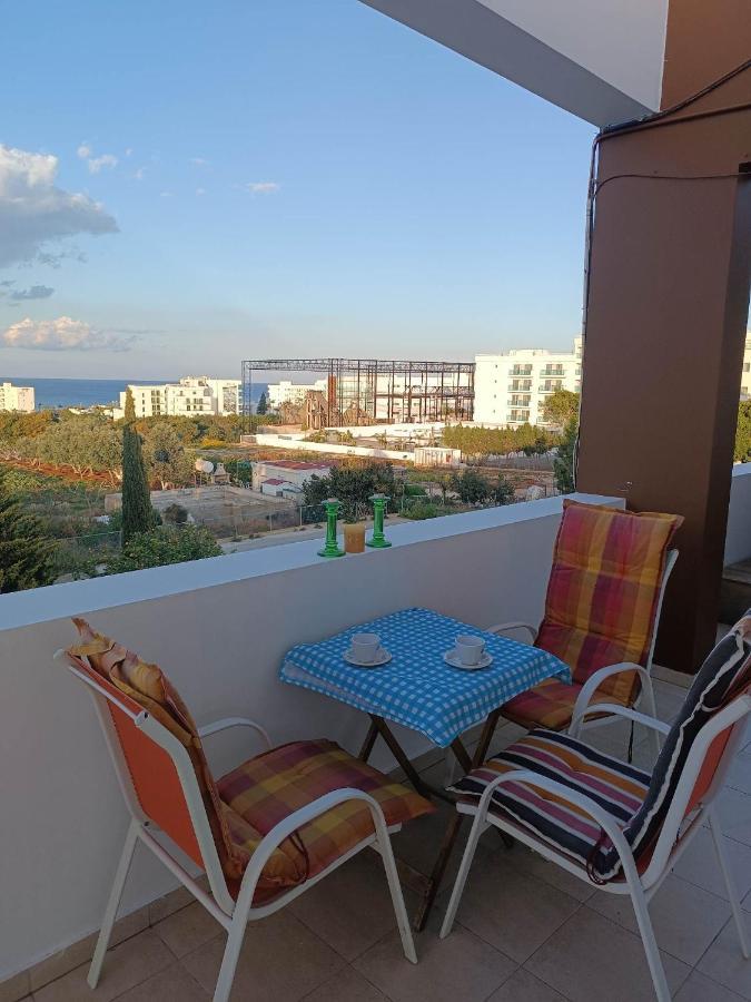 Spectacular Sea View, Private Jacuzzi & Table Pool Apartment *