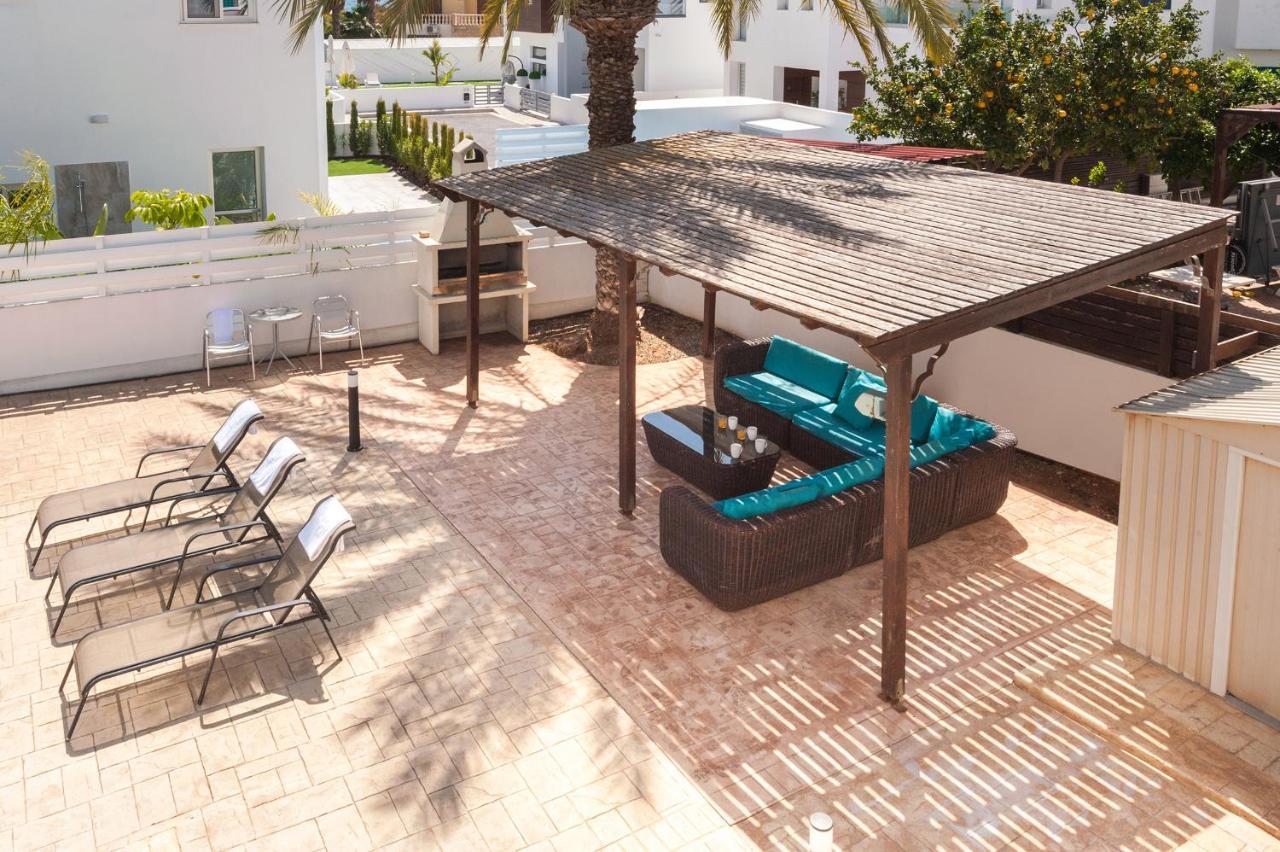 Carolina Villa *