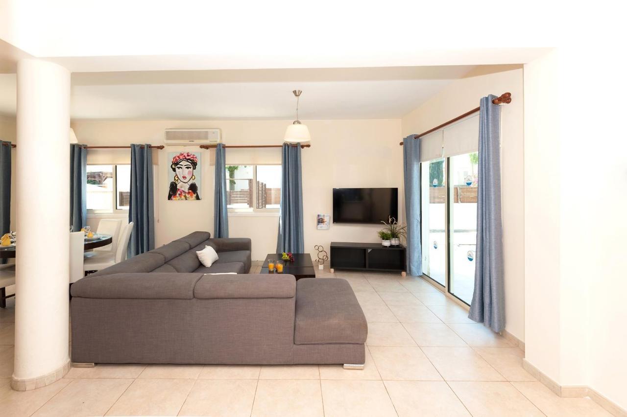 Carolina Villa
