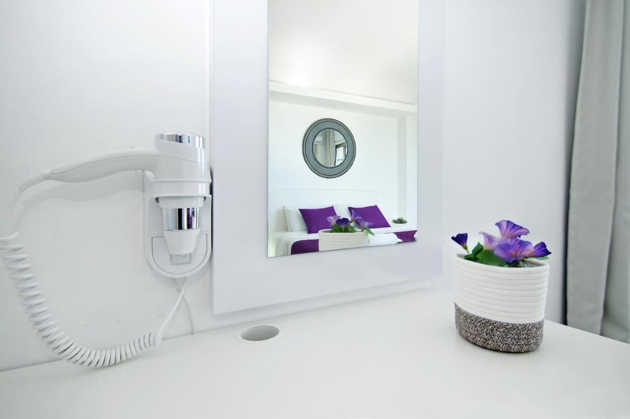 Josephine - Beachfront Apartment *