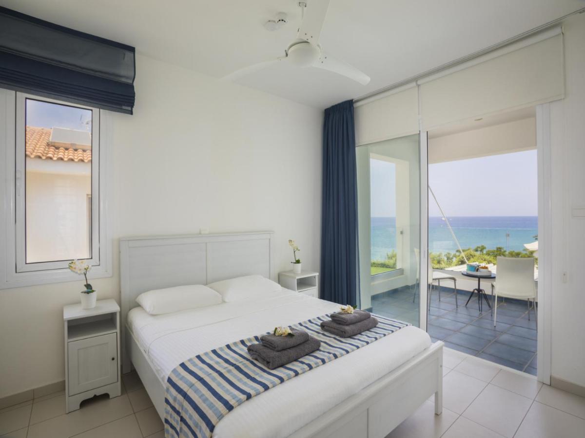 Villa Seafront Sirina Pearl Protaras