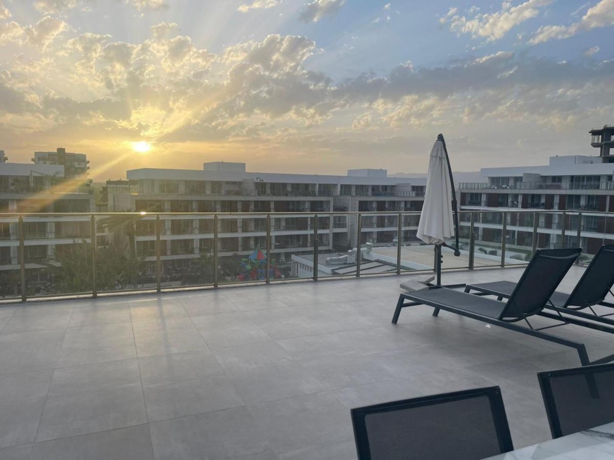 Courtyard Long